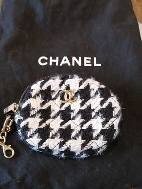 CHANEL Black & White Houndstooth Coin Pouch with Gold CC Charm